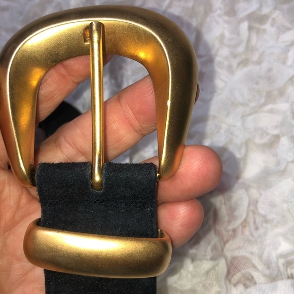 Emmanuel leather belt with large gold metal buckle- 34” with buckle- like new - Picture 9 of 11